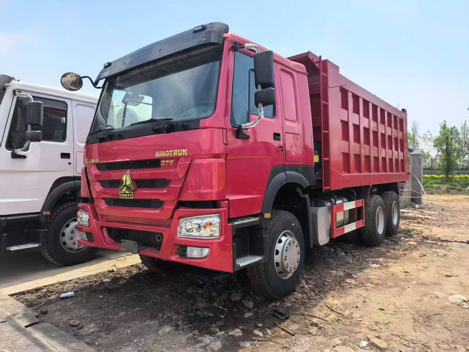 02a037cc0ca9d27c27f1a65c4153951.jpg Used HOWO 4x6 Dump Truck - Image 1