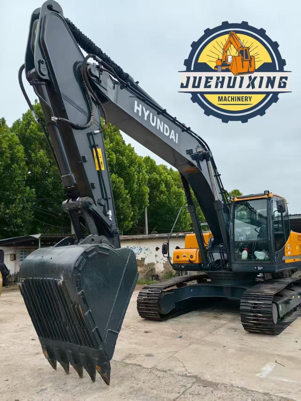 305-5.jpg Used Hyundai 305 Excavator - Image 1