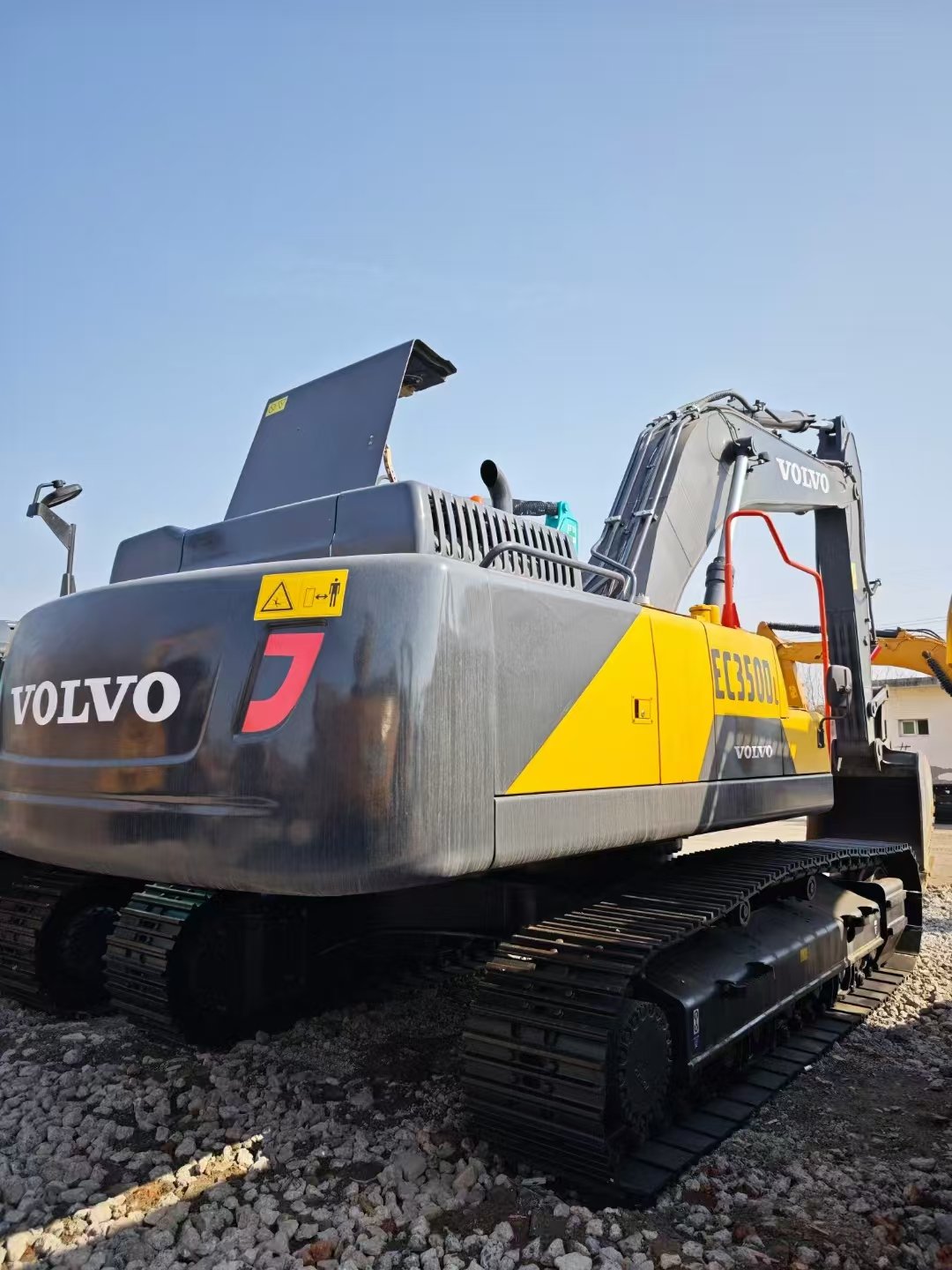 350-1.jpg Used Volvo EC350D Crawler Excavator - Image 1