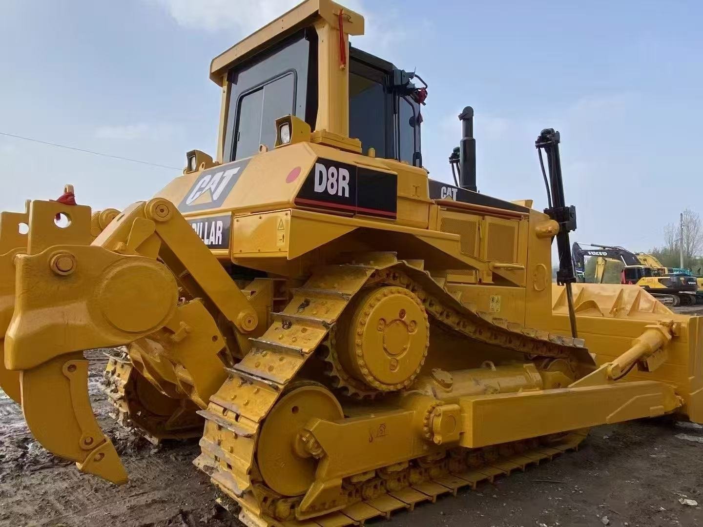 D8R-5.jpg Used Caterpillar D8R Bulldozer - Image 1