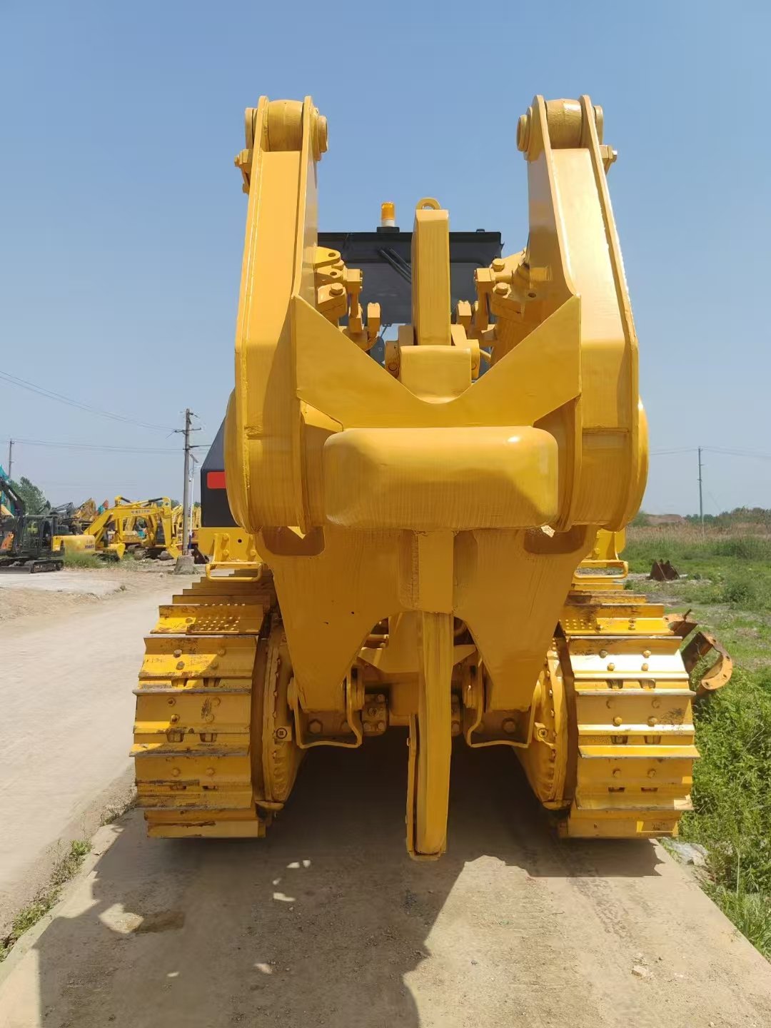 DS32-8.jpg Used Shantui D32 Bulldozer - Image 1