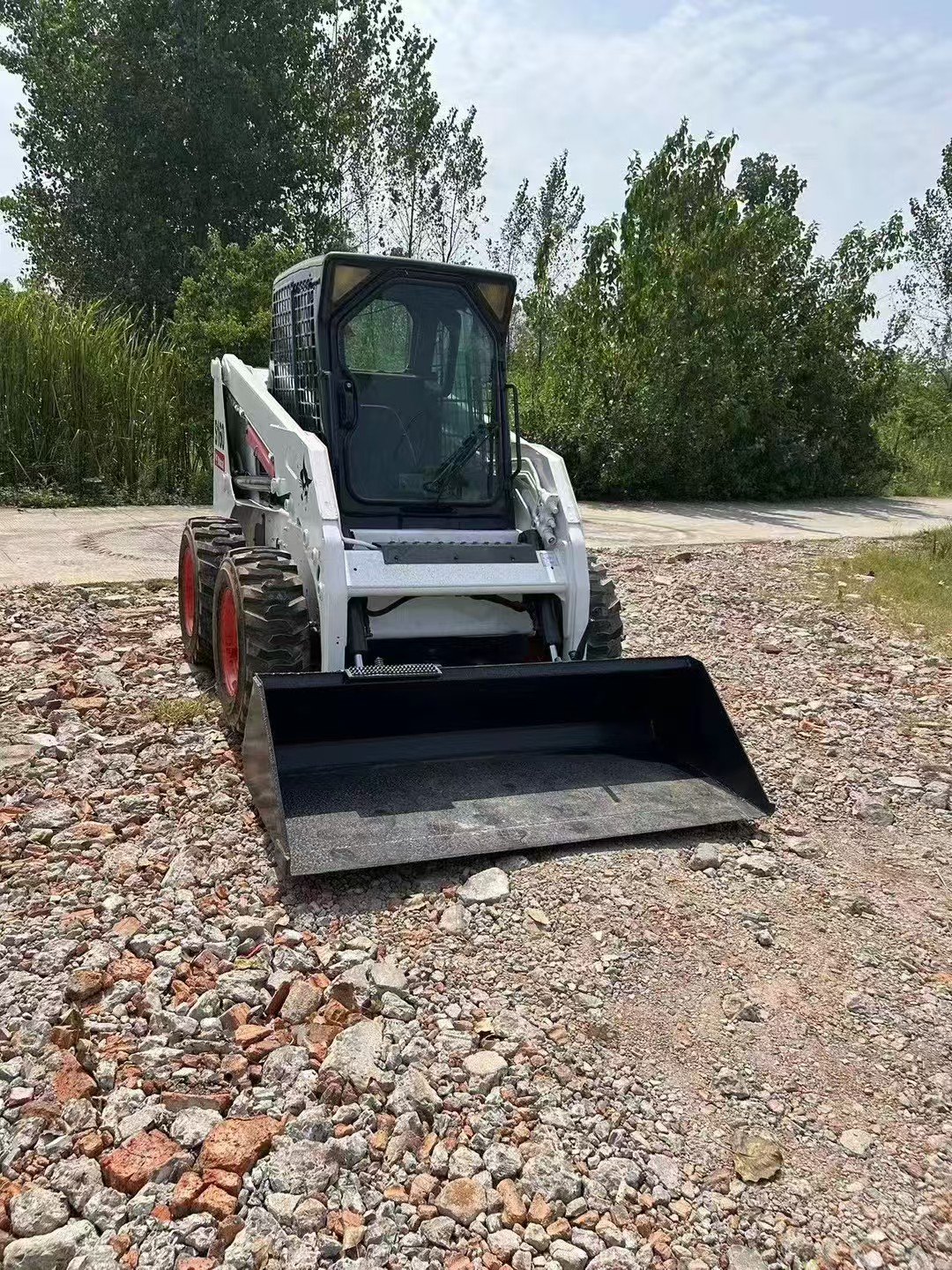 S160-10.jpg Bobcat S160 Skid Steer Loader - Image 1