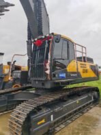 Used Volvo EC480 Hydraulic Excavator - Image 2