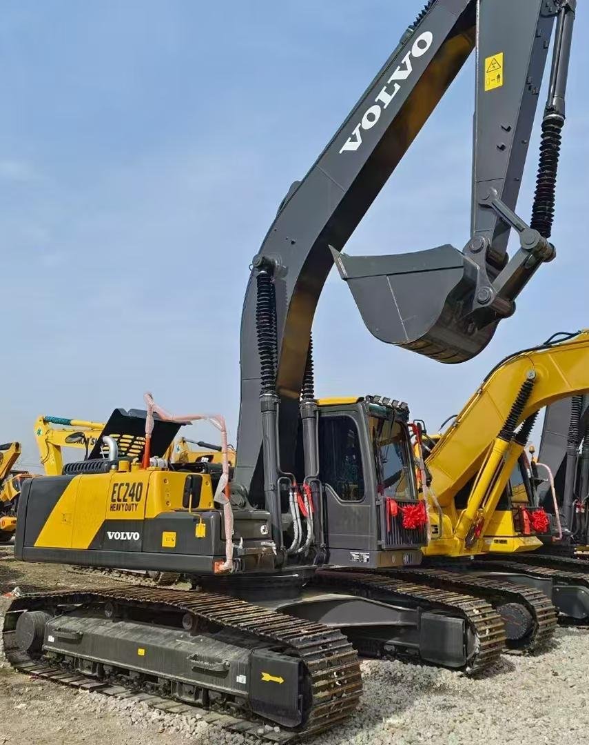 WPS扫描件_240-61.jpg Used Volvo EC240 Hydraulic Crawler Excavator - Image 1