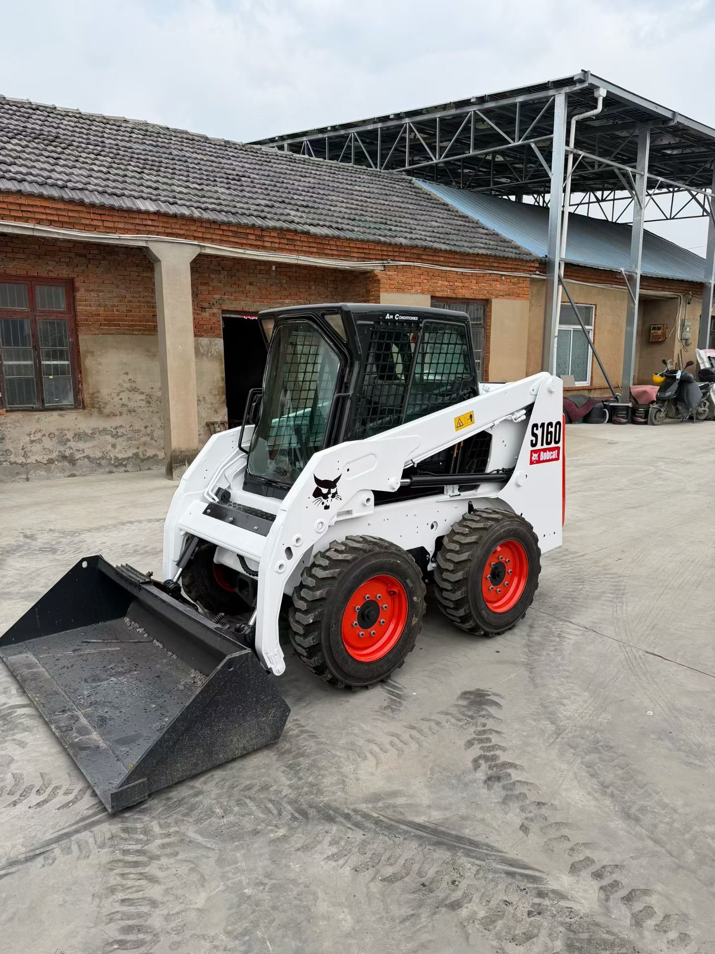 Weixin Image_20261004165350_433_14 Bobcat S160 Skid Steer Loader - Image 1