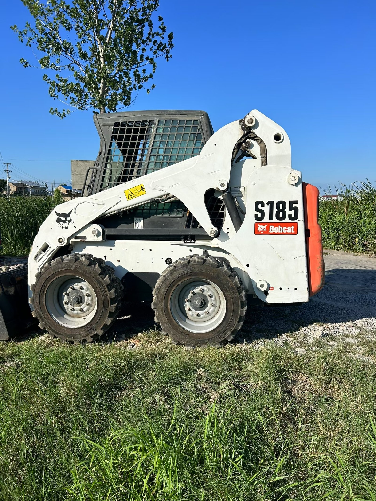 Yamato-S185-2.jpg Bobcat S185 Skid-Steer Loader - Image 1