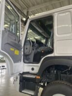 HOWO 371HP 6x4 Tractor Head - Image 7