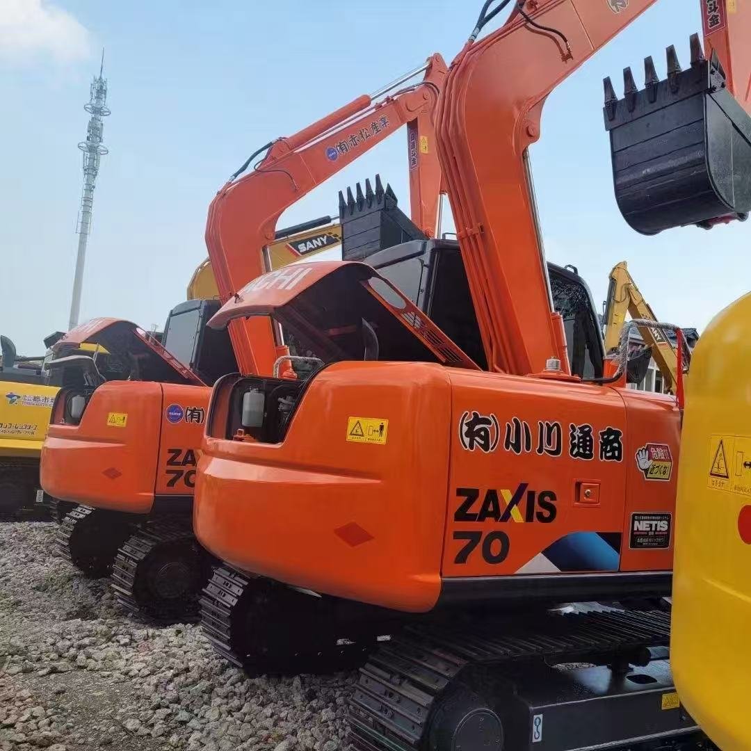 hitachi-70-3.jpg Used Hitachi 70 (ZX70) - Image 1
