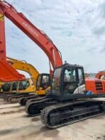 Hitachi ZAXIS 210 Excavator - Image 4