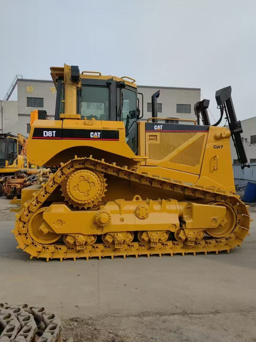 3c83eaac33e2e6e66bcc0742ed2db69d CAT D8T Bulldozer - Image 1