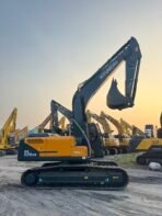 Hyundai HX220HD Excavator - Image 3