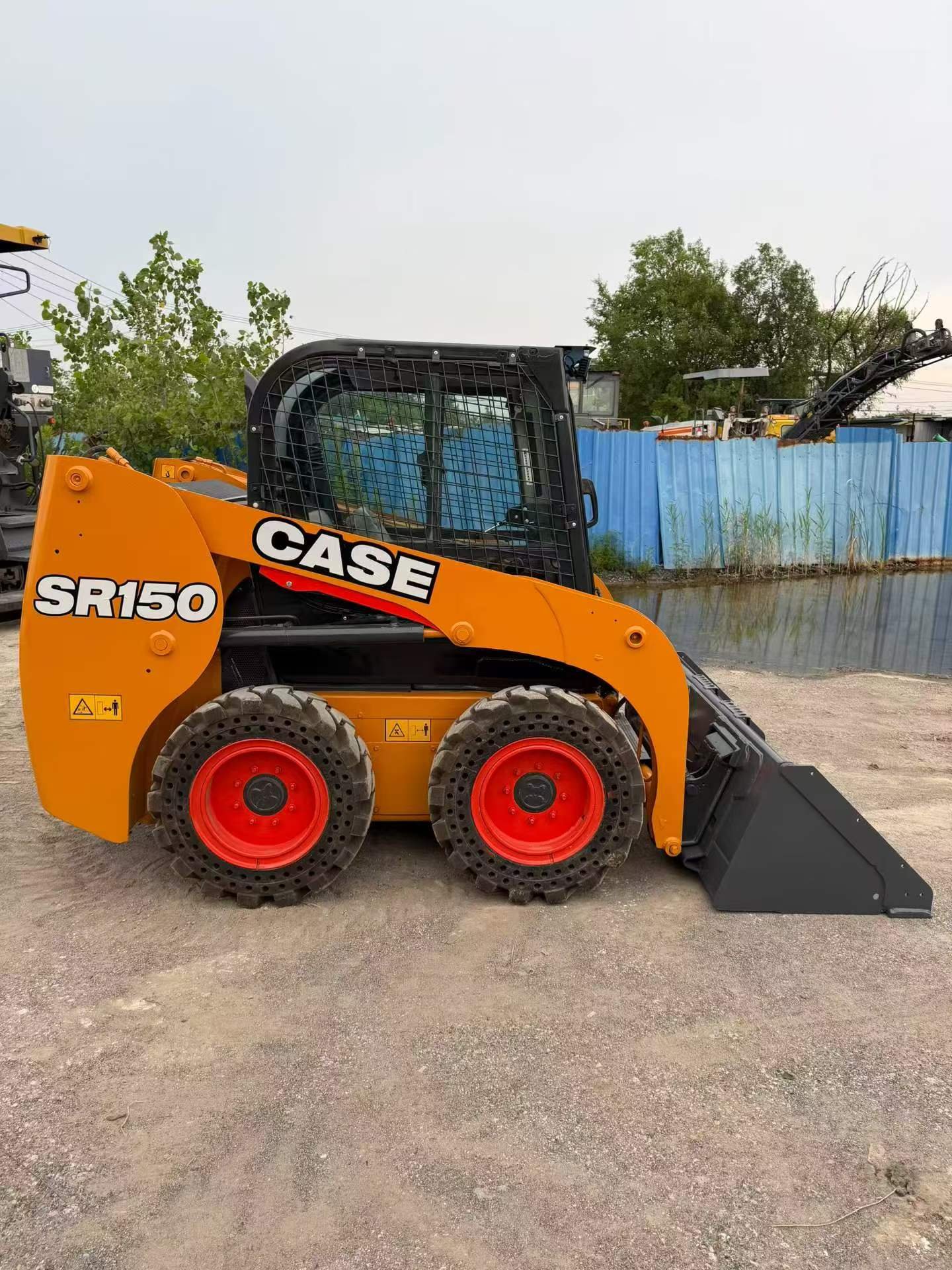 Weixin Image_20261004165440_440_14 CASE SR150 Skid Steer Loader - Image 1