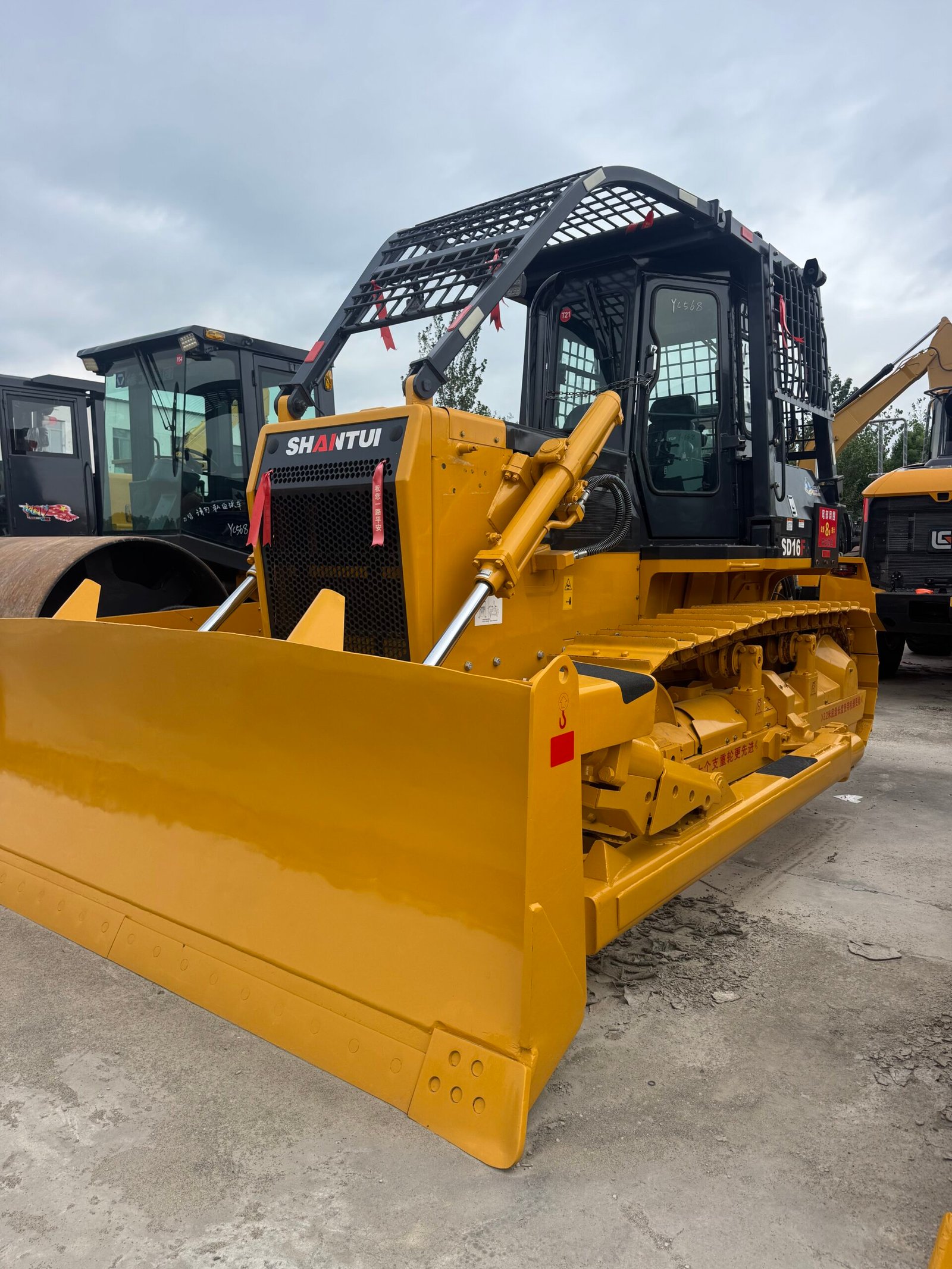 sd16f (1) Shantui SD16F Bulldozer - Image 1